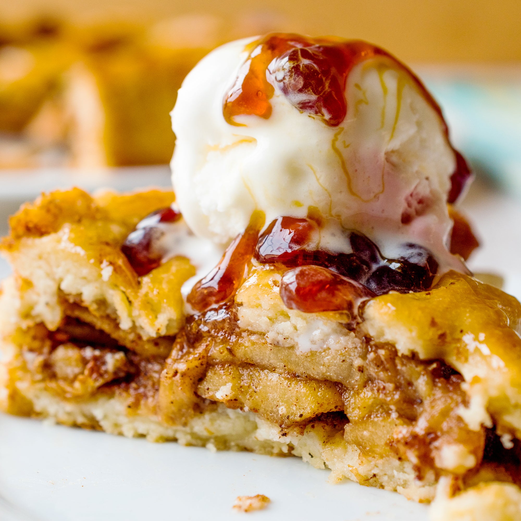 The Cookware Company (USA), LLC | Caramel Apple Pie