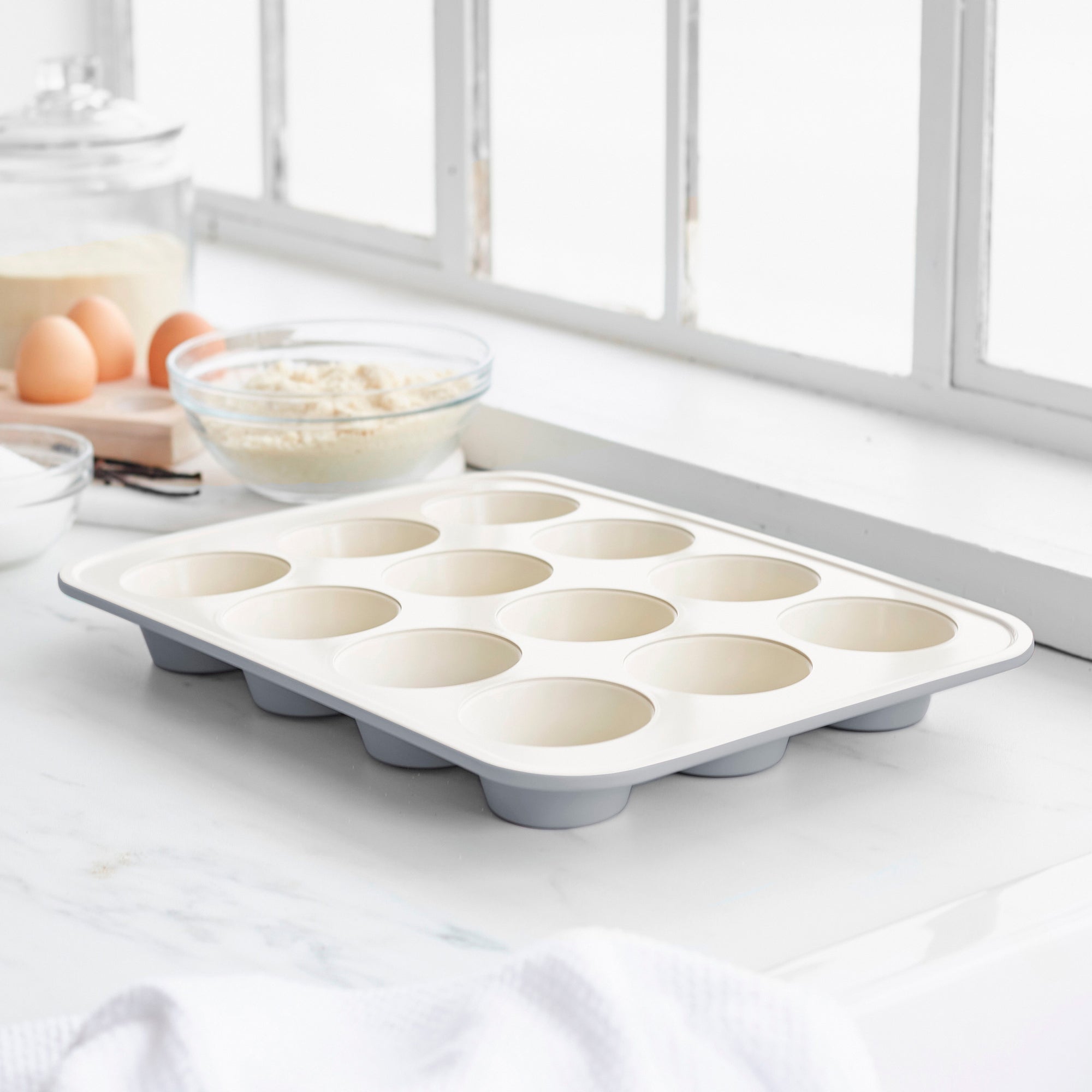 Non-Stick Pro 12 Cup Muffin Pan