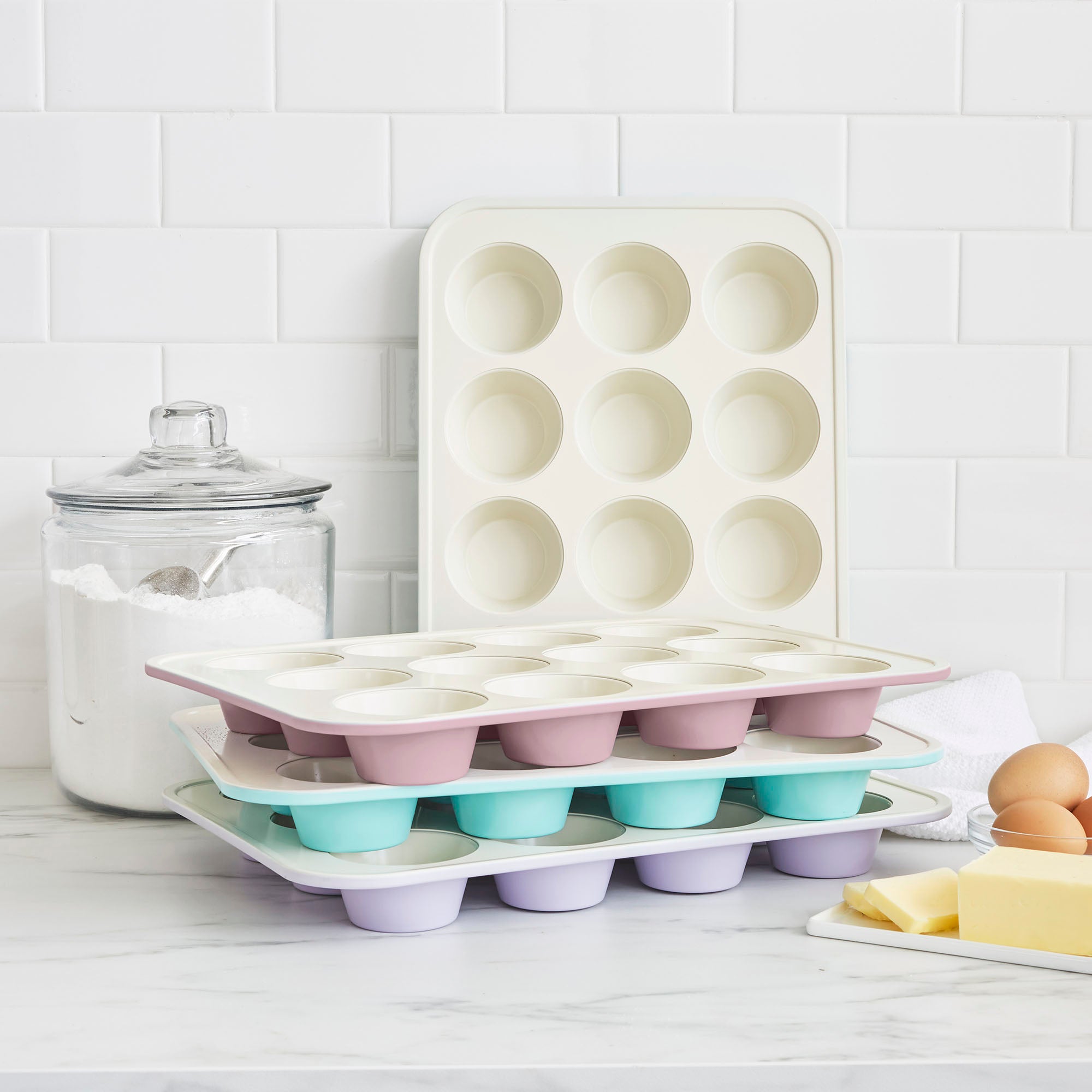 GreenLife Gezonde Keramisch Antiaanbaklaag 12-Cup Muffin Tray, PFAS-Vrij, Turquoise GreenLife Gezonde Keramisch Antiaanbaklaag 12-Cup Muffin Tray, PFAS-Vrij, Turquoise
