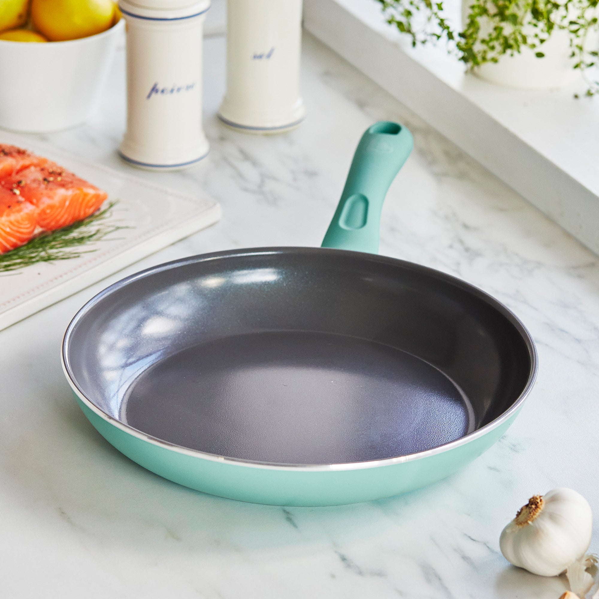 PRO Series 10 in Fry Pan