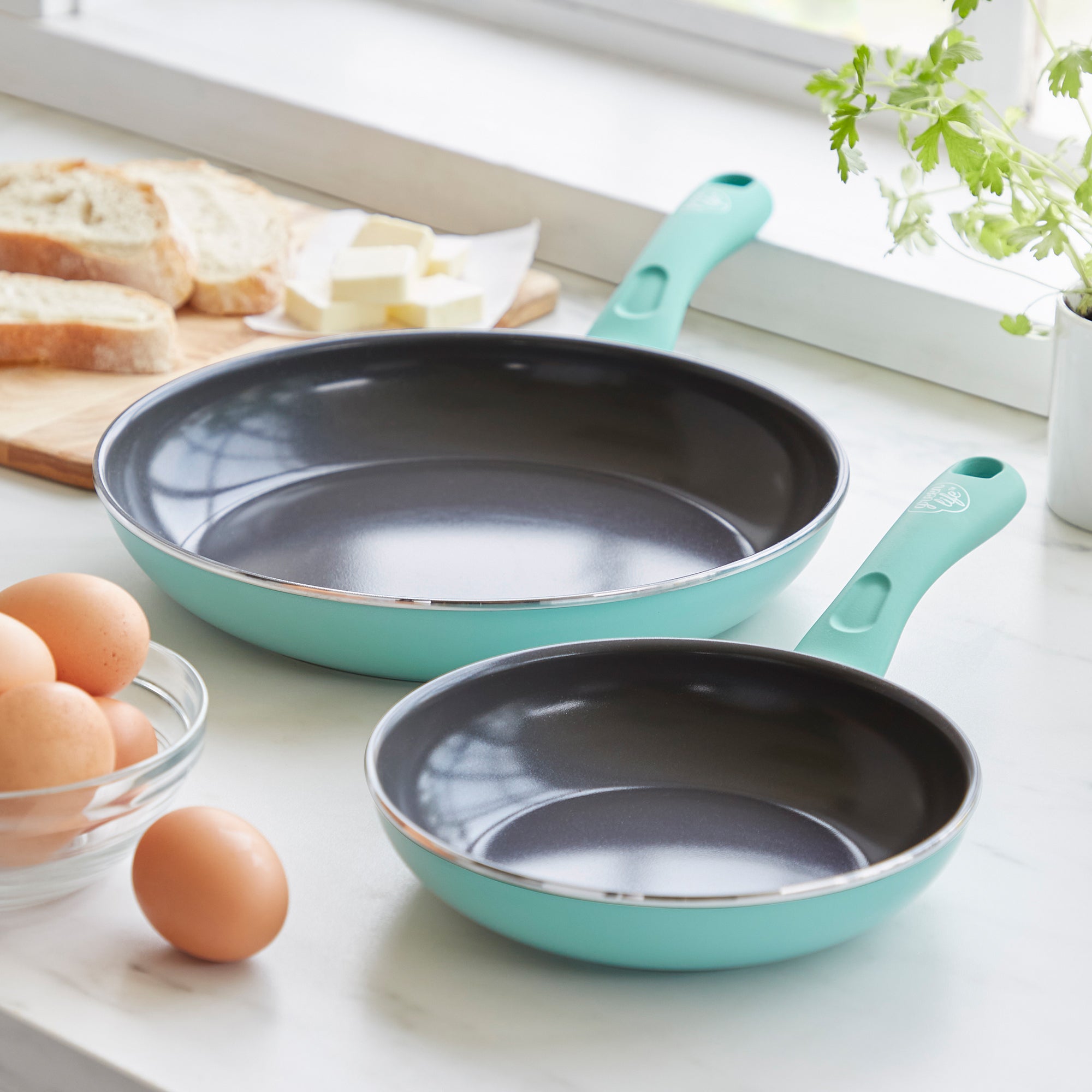 https://www.greenlife-cookware.com/cdn/shop/products/CC002347-001_02.jpg?v=1612560801